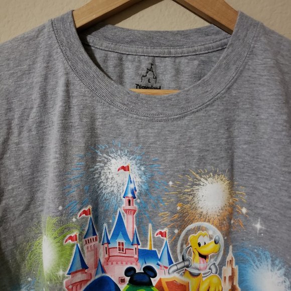 DisneyLand Resort Grey Tshirt - Picture 5 of 5